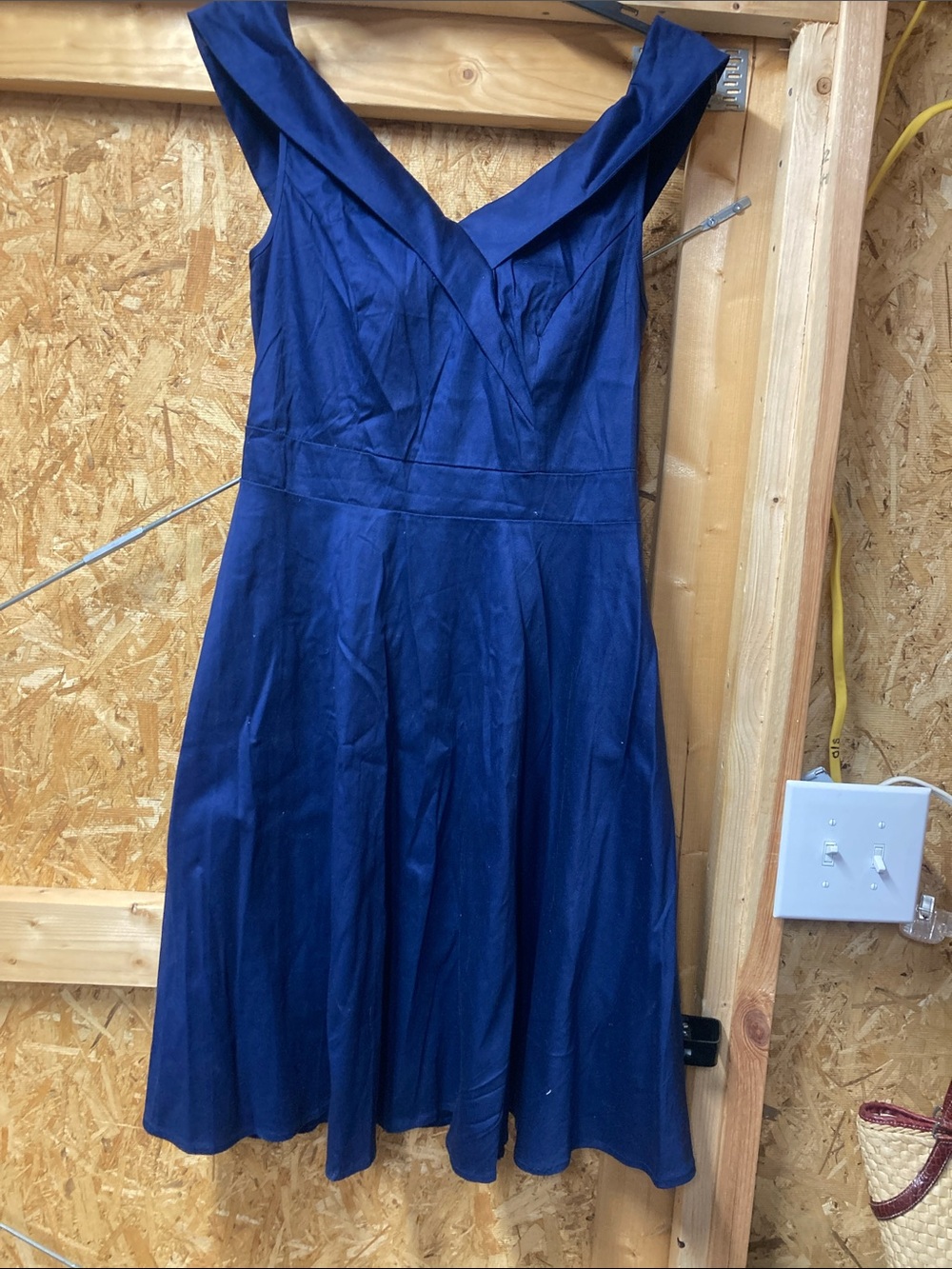 DUO DUO/Elegant Navy Fit-and-Flare Dress with V-Neck
